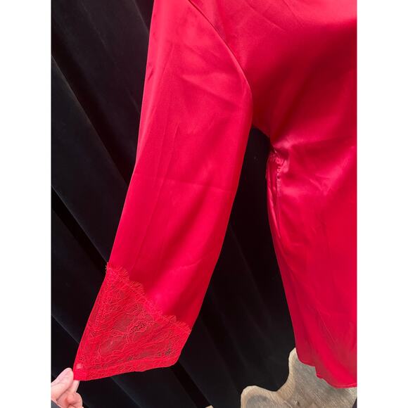 VICTORIA'S SECRET RED SATIN WRAP BELTED ROBE (SIZE M/L) - Picture 3 of 5